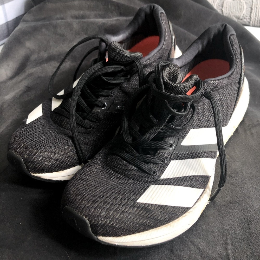 Adidas Boston’s black size 8 womens running shoes
